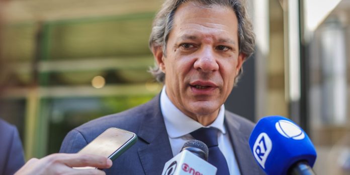 Haddad diz que conversa com Lula sobre corte de gastos está avançando