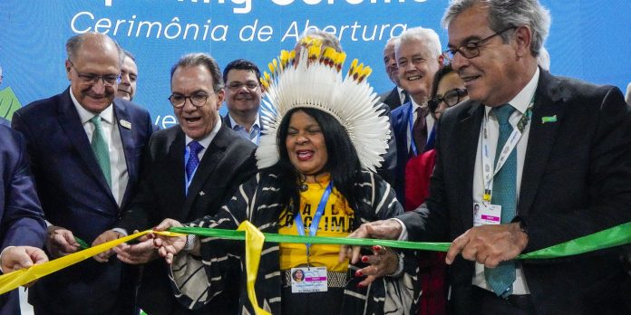 Brasil inaugura pavilhão de participação social na COP29