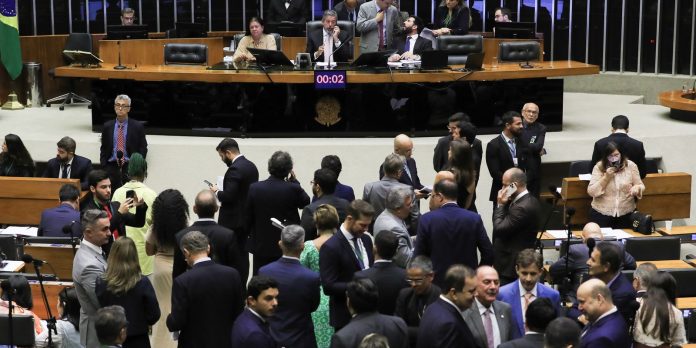 Câmara aprova projeto que regulamenta as emendas parlamentares