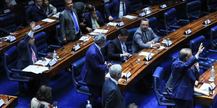 Senado aprova projeto com regras para liberar emendas parlamentares