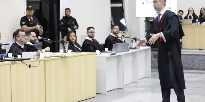 Júri decide se ex-policiais serão condenados pela morte de Genivaldo